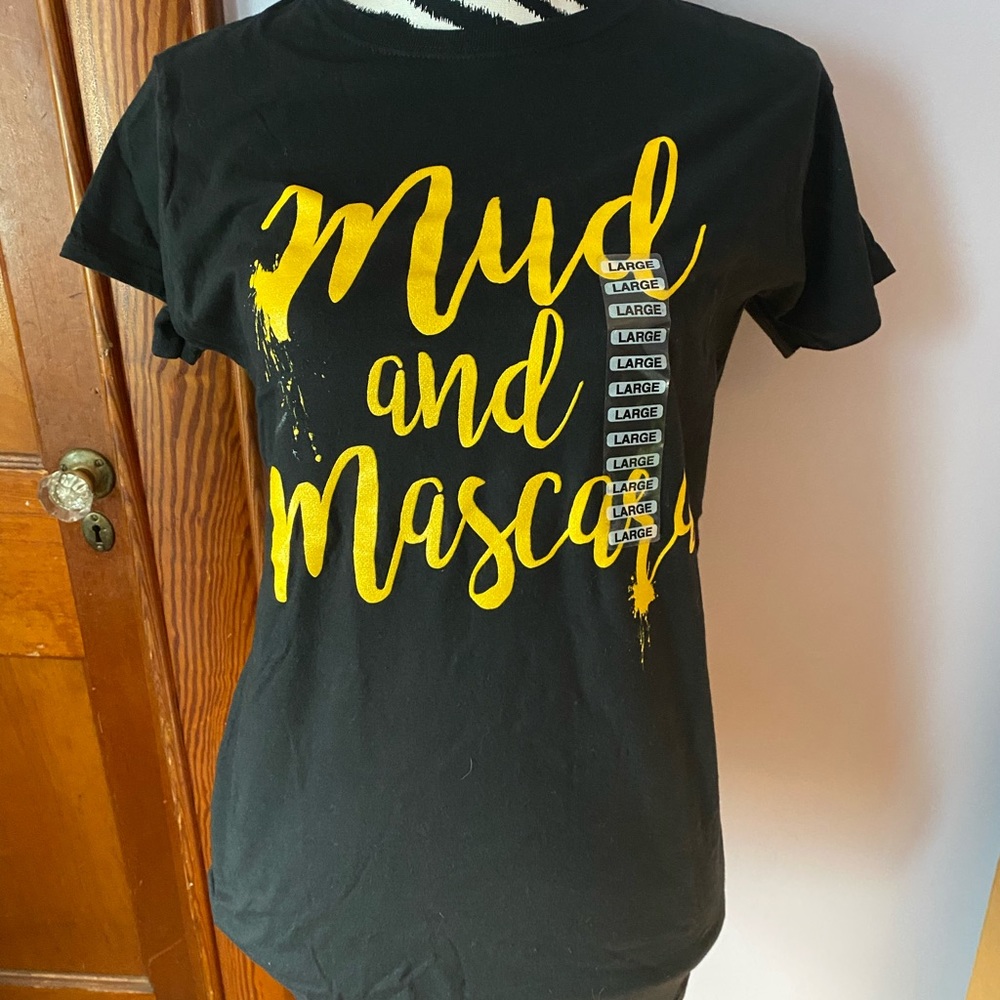 Mud and Mascara black t shirt size Large NWT
